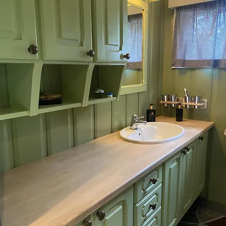 Cozy And Family-friendly In Casa de Férias